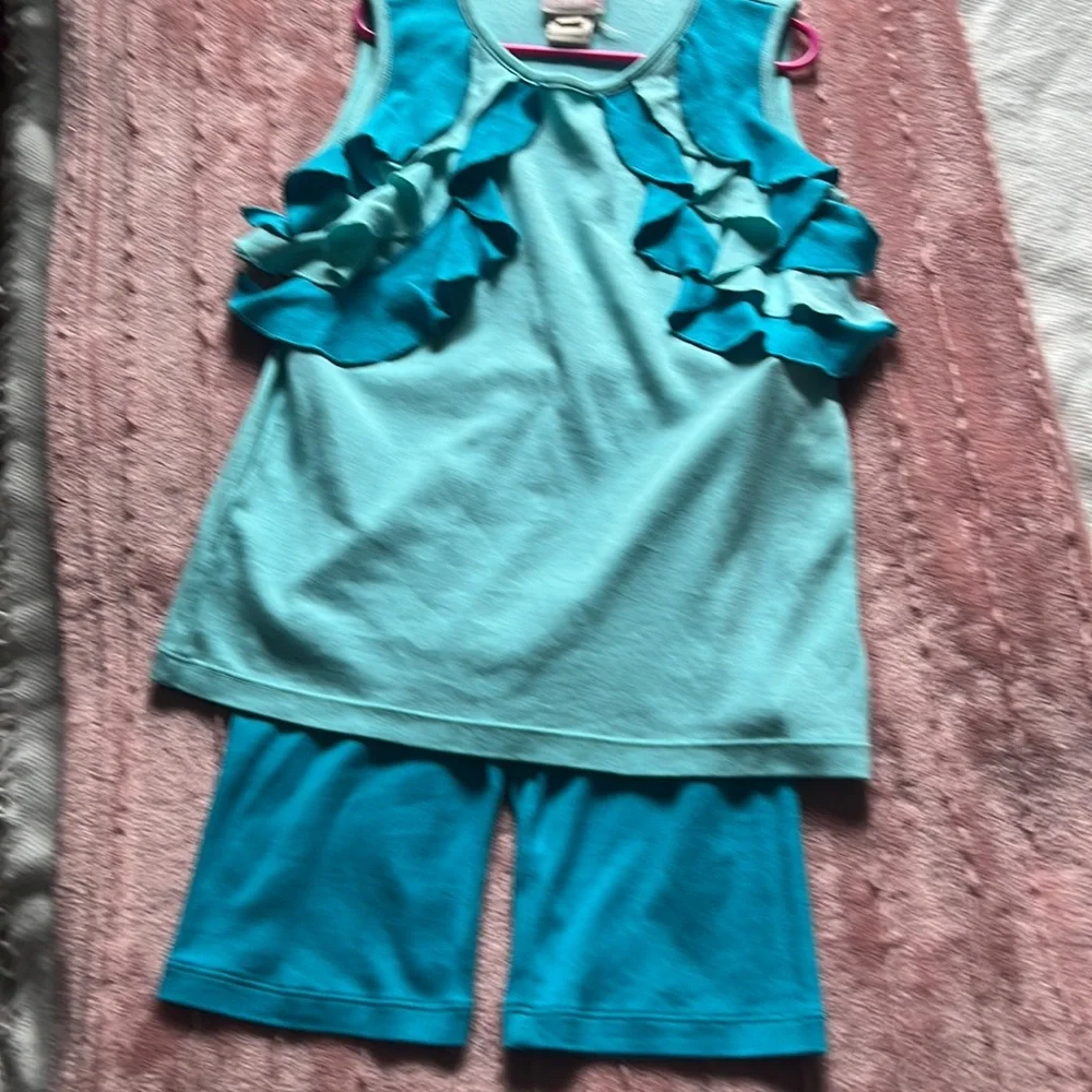 Girls Outfit - Picture 5 of 6